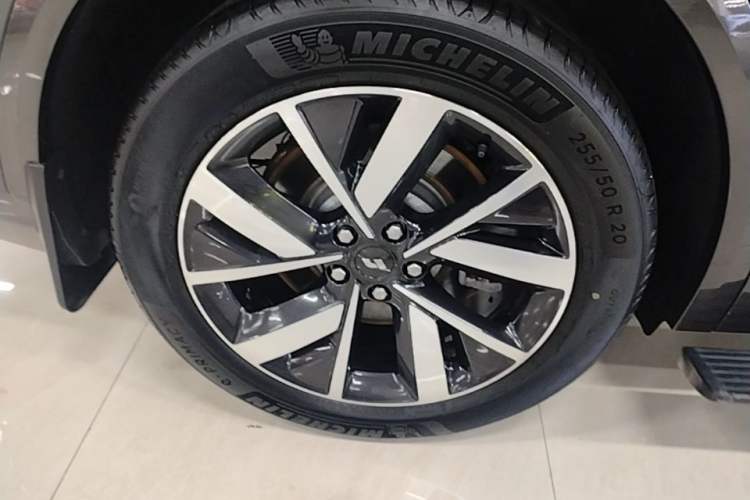Used Li Auto L8 2023 Air model Right Rear Wheel Hub