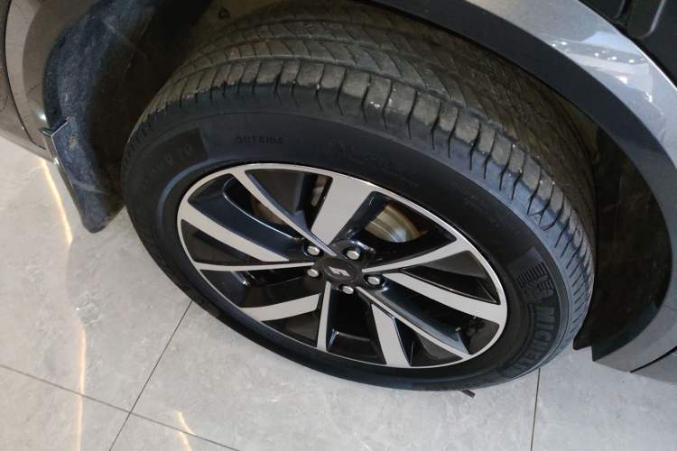 Used Li Auto L8 2023 Pro Model Right Rear Wheel Hub