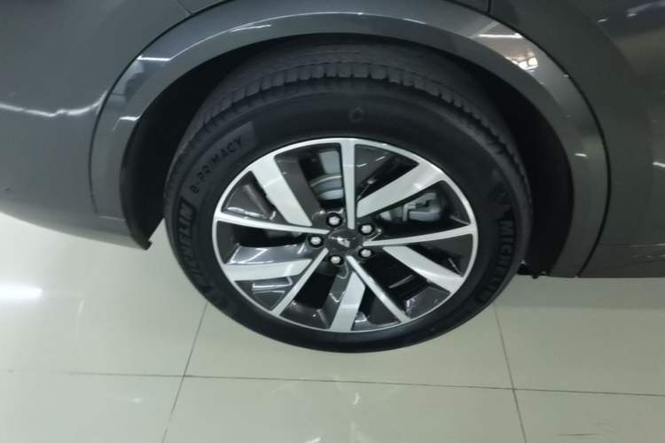 Used Li Auto L8 2023 Pro Model Right Rear Wheel Hub