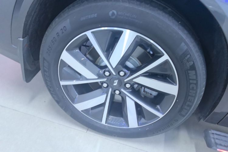 Used Li Auto L8 2023 Pro Model Right Rear Wheel Hub