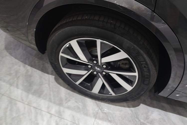 Used Li Auto L8 2023 Pro Model Right Rear Wheel Hub