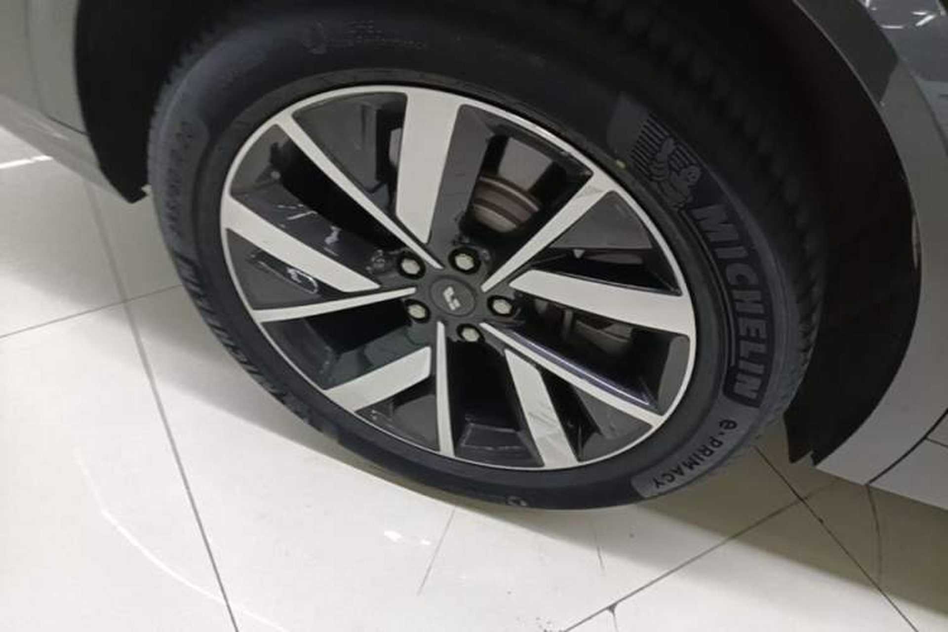 Used Li Auto L8 2023 Pro Model Right Rear Wheel Hub