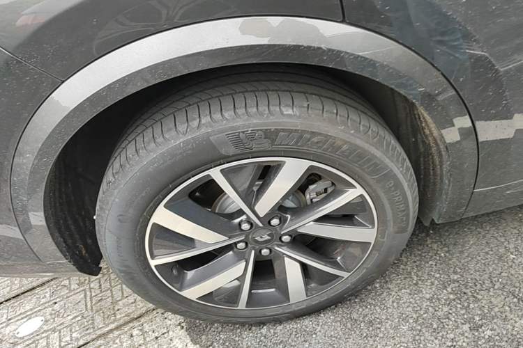 Used Li Auto L8 2023 Pro Model Right Rear Wheel Hub