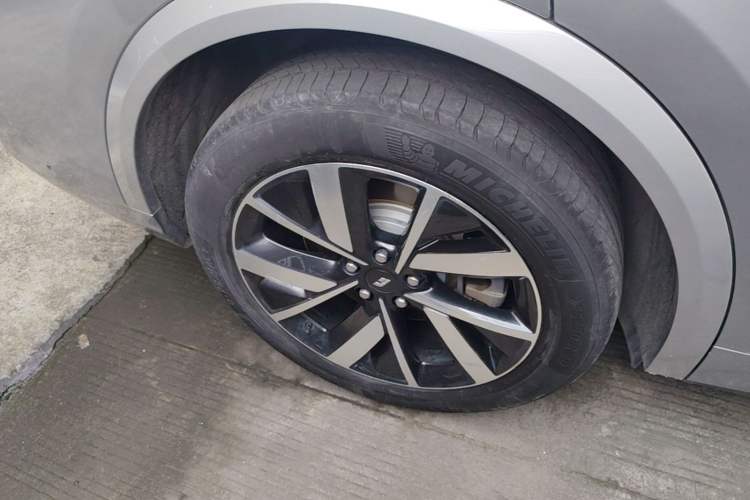 Used Li Auto L8 2023 Pro Model Right Rear Wheel Hub