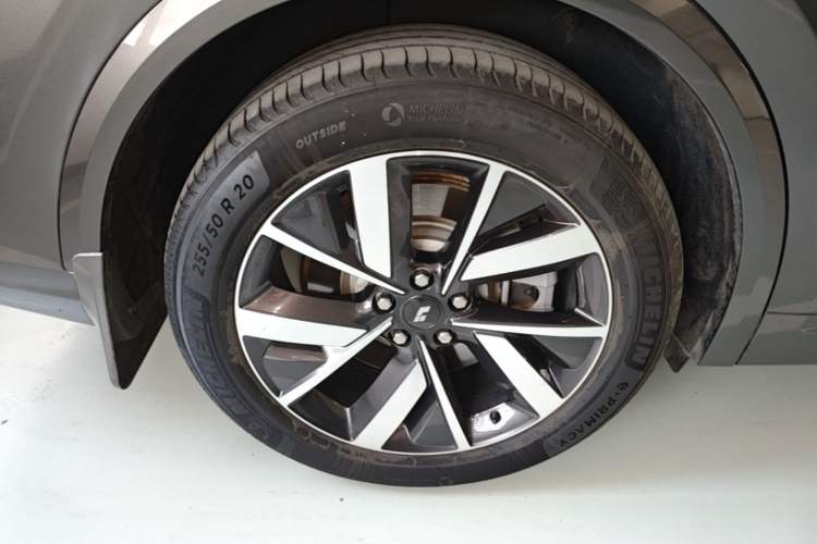 Used Li Auto L8 2023 Pro Model Right Rear Wheel Hub