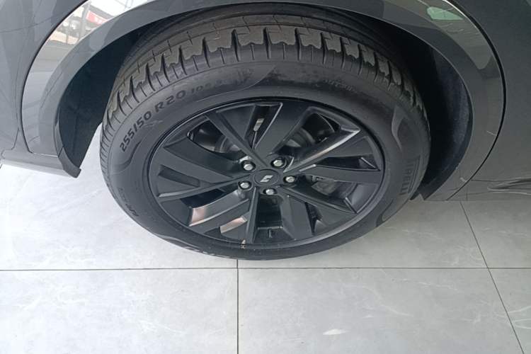 Used Li Auto L8 2023 Pro Model Right Rear Wheel Hub