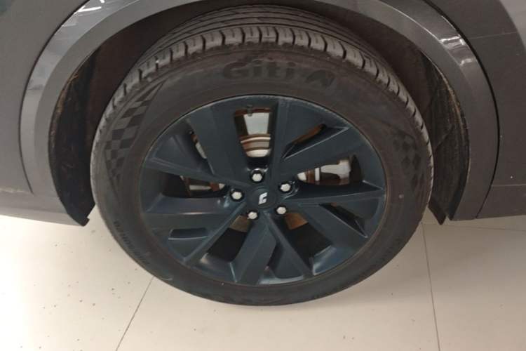 Used Li Auto L8 2023 Pro Model Right Rear Wheel Hub