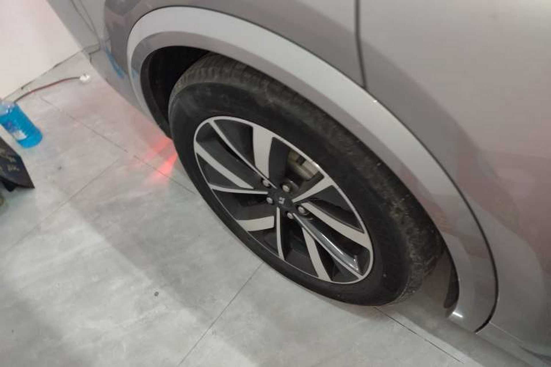 Used Li Auto L8 2023 Pro Model Right Rear Wheel Hub