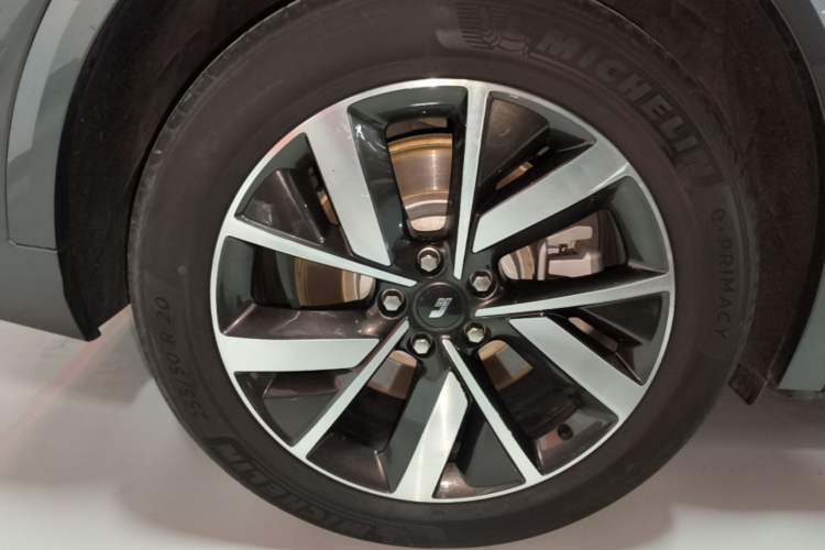Used Li Auto L8 2023 Pro Model Right Rear Wheel Hub