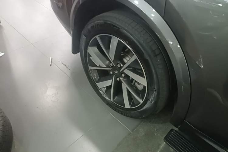 Used Li Auto L8 2023 Pro Model Right Rear Wheel Hub