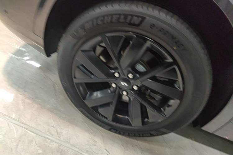 Used Li Auto L8 2023 Air model Right Rear Wheel Hub