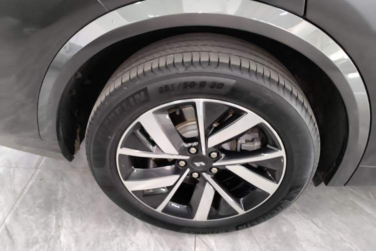 Used Li Auto L8 2023 Air model Right Rear Wheel Hub