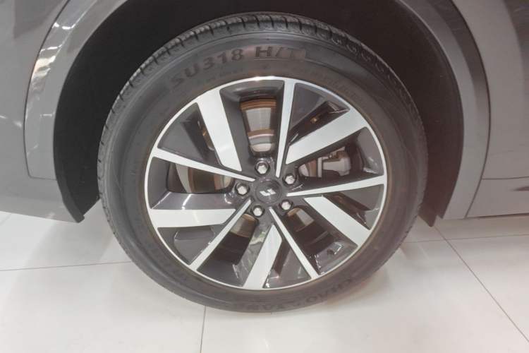 Used Li Auto L8 2023 Pro Model Right Rear Wheel Hub
