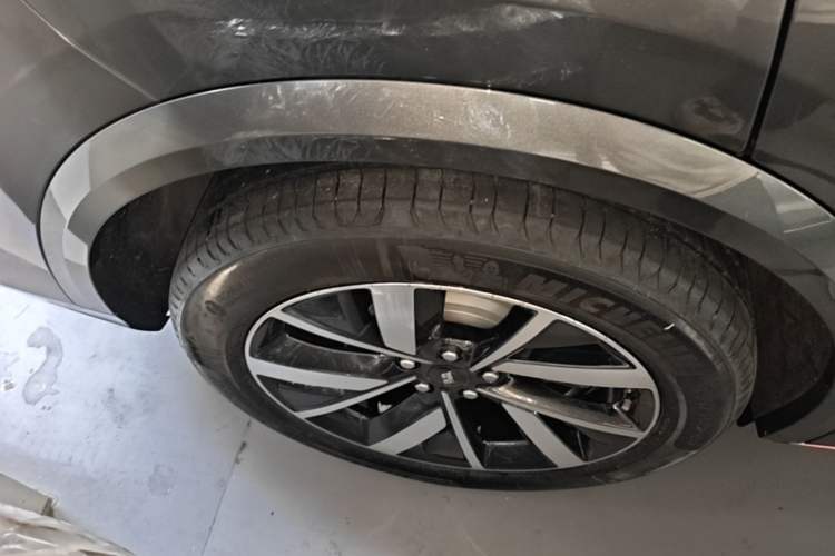 Used Li Auto L8 2023 Air model Right Rear Wheel Hub
