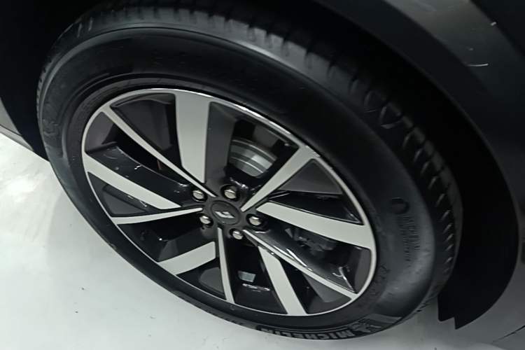 Used Li Auto L8 2023 Pro Model Right Rear Wheel Hub