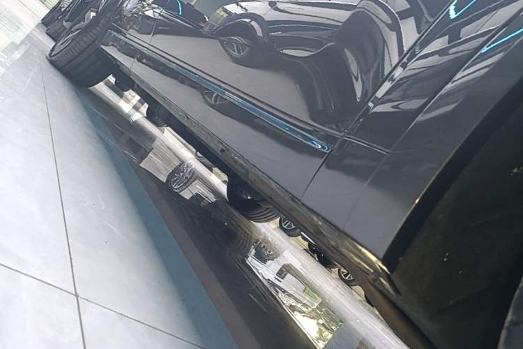 Used Li Auto L8 2023 Max model Right Side Sill