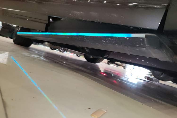 Used Li Auto L8 2023 Pro Model Right Side Sill