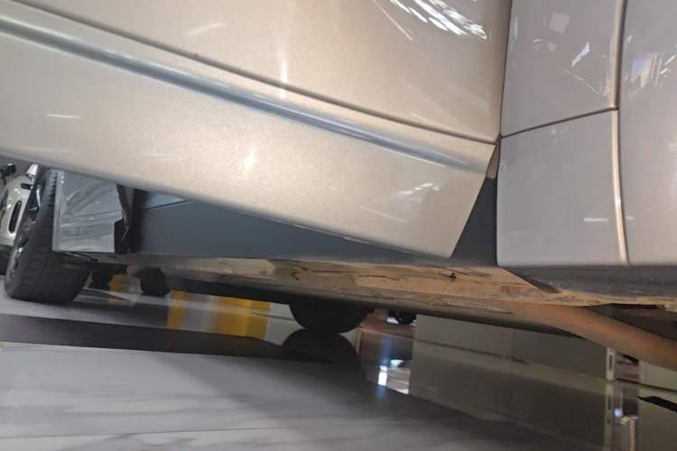 Used Li Auto L8 2023 Pro Model Right Side Sill