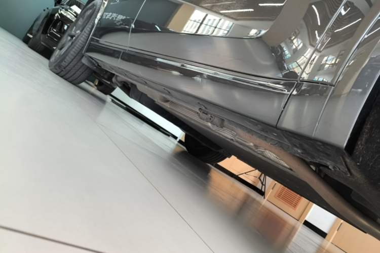 Used Li Auto L8 2023 Max model Right Side Sill