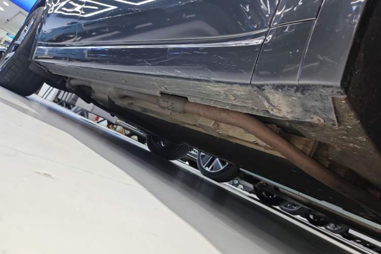 Used Li Auto L8 2023 Air model Right Side Sill