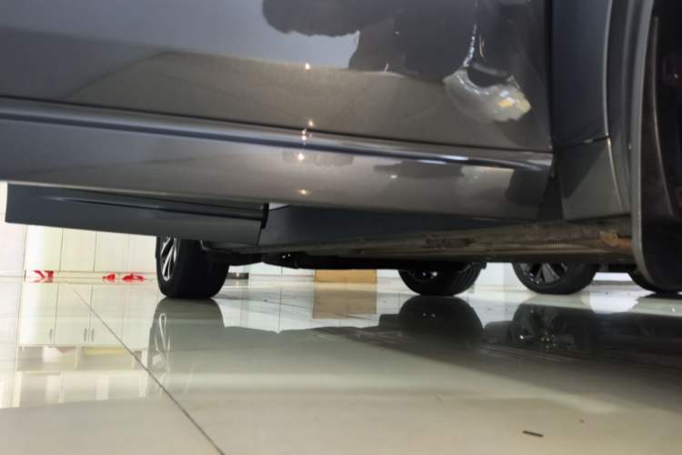 Used Li Auto L8 2023 Max model Right Side Sill