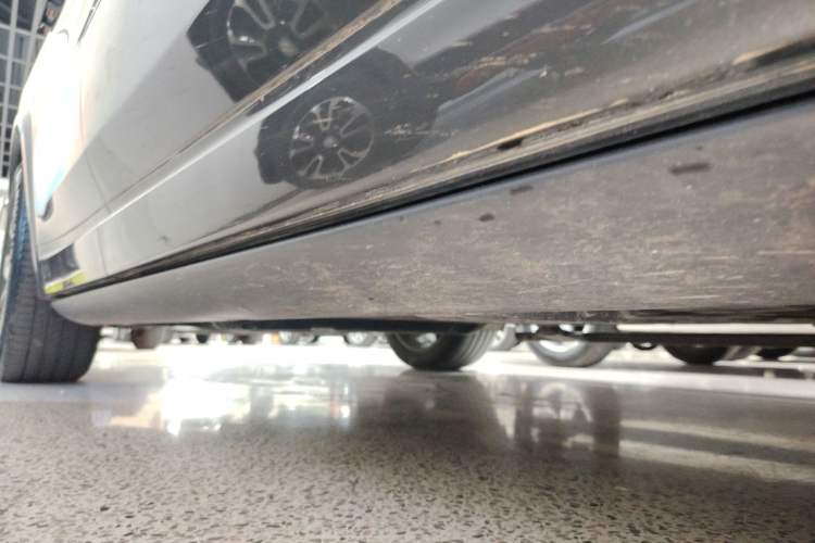 Used Li Auto L8 2023 Pro Model Right Side Sill