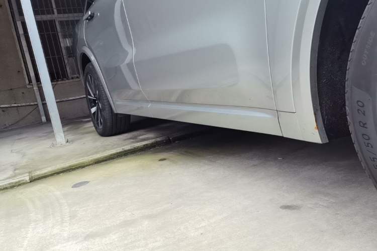 Used Li Auto L8 2023 Air model Right Side Sill
