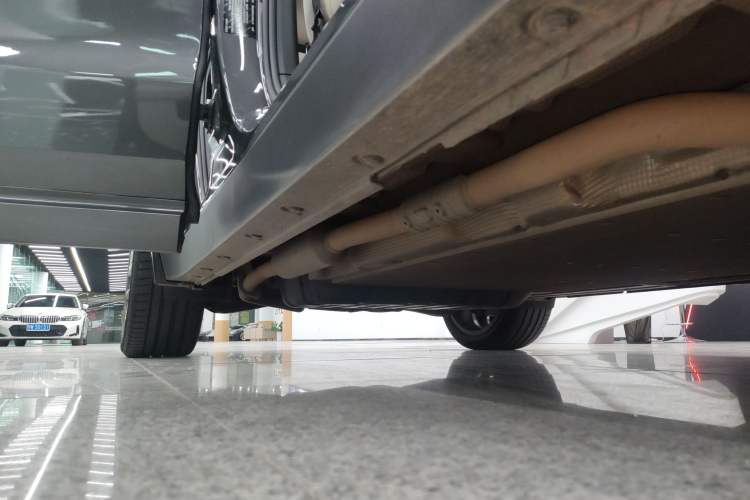 Used Li Auto L8 2023 Max model Right Side Sill