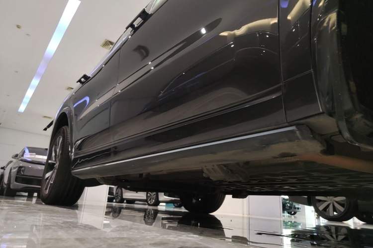 Used Li Auto L8 2023 Pro Model Right Side Sill