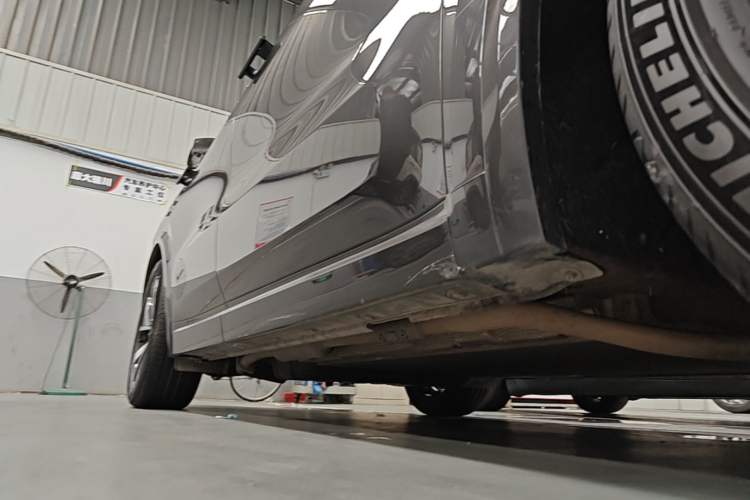 Used Li Auto L8 2023 Pro Model Right Side Sill