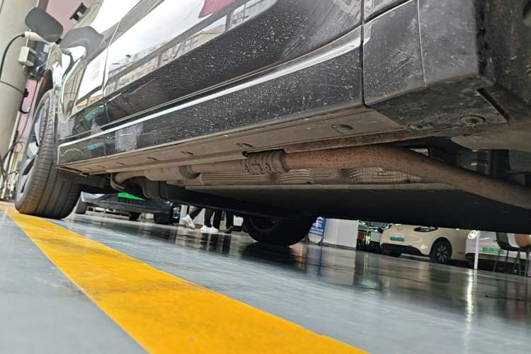 Used Li Auto L8 2023 Air model Right Side Sill