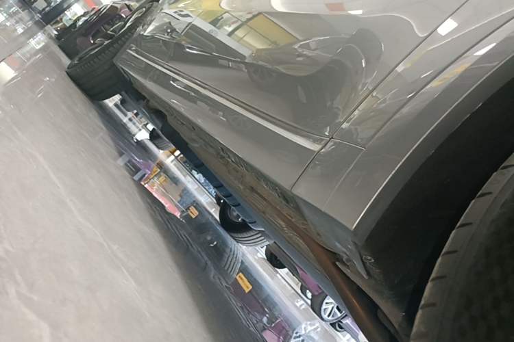 Used Li Auto L8 2023 Max model Right Side Sill