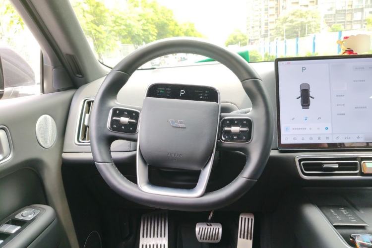 Used Li Auto L8 2023 Pro Model Steering Wheel