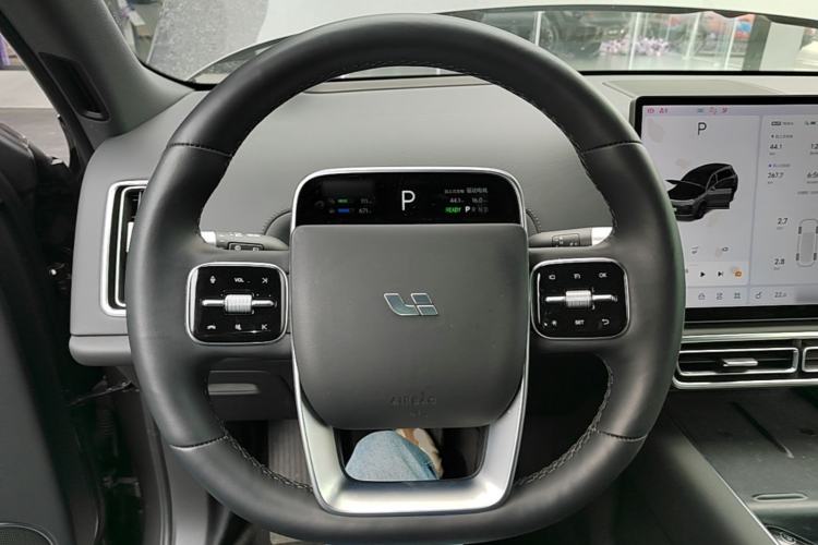 Used Li Auto L8 2023 Pro Model Steering Wheel