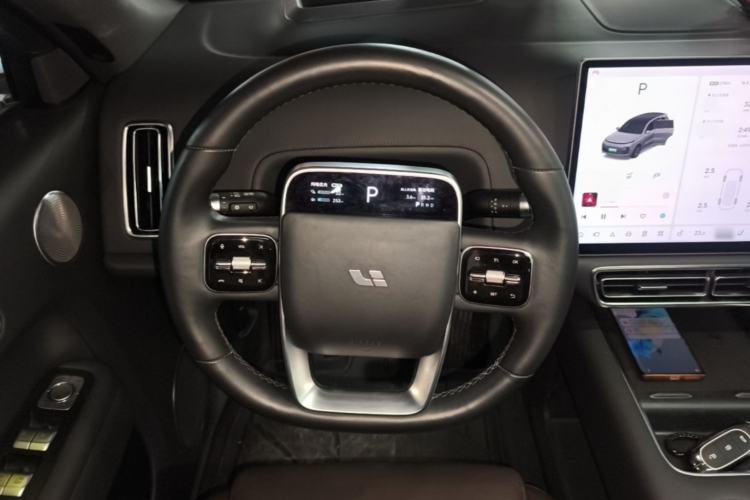 Used Li Auto L8 2023 Pro Model Steering Wheel
