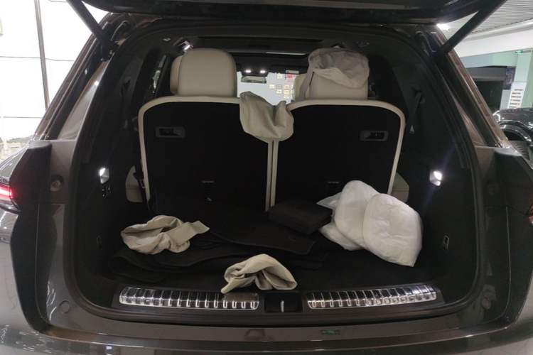 Used Li Auto L8 2023 Pro Model Trunk