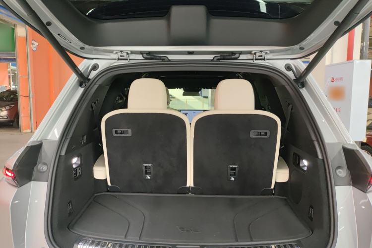 Used Li Auto L8 2023 Pro Model Trunk