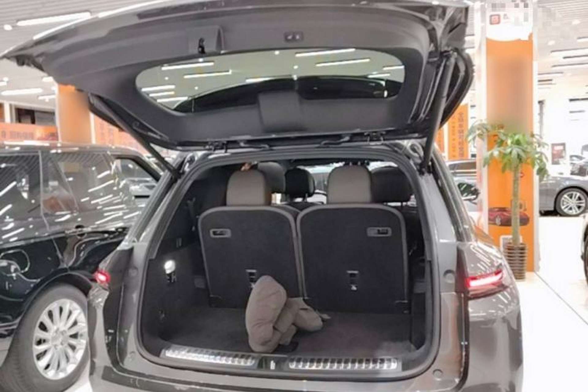 Used Li Auto L8 2023 Pro Model Trunk