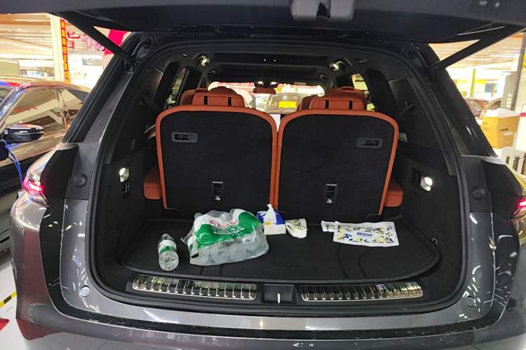 Used Li Auto L8 2023 Pro Model Trunk
