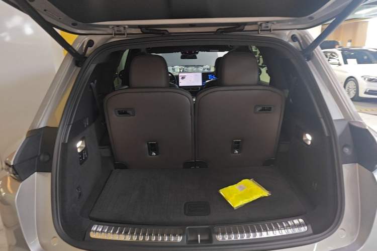 Used Li Auto L8 2023 Pro Model Trunk