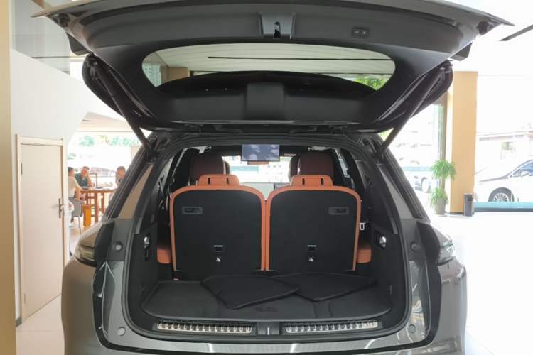 Used Li Auto L8 2023 Max model Trunk