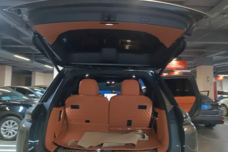 Used Li Auto L8 2023 Pro Model Trunk