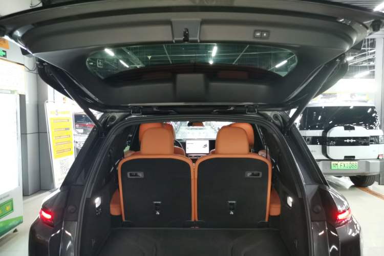 Used Li Auto L8 2023 Pro Model Trunk