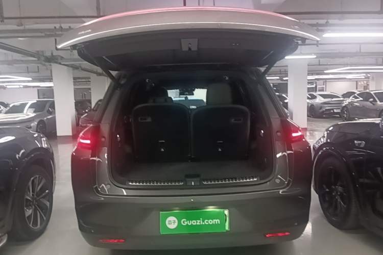 Used Li Auto L8 2023 Pro Model Trunk