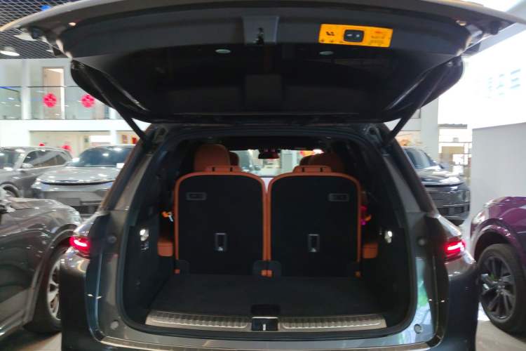 Used Li Auto L8 2023 Pro Model Trunk