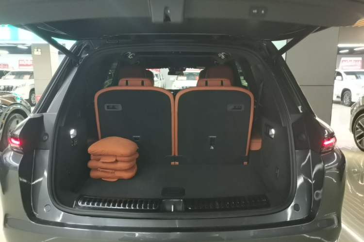 Used Li Auto L8 2023 Pro Model Trunk