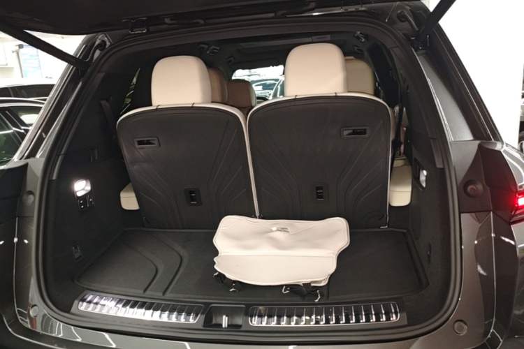 Used Li Auto L8 2023 Max model Trunk