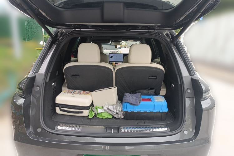 Used Li Auto L8 2023 Pro Model Trunk