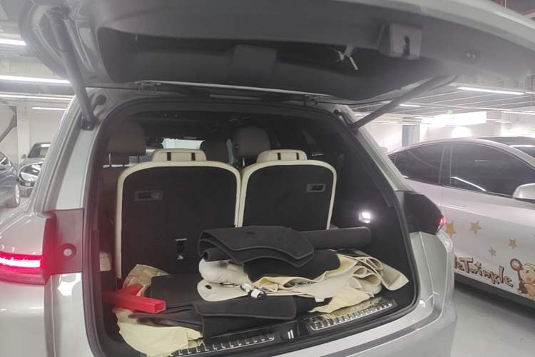 Used Li Auto L8 2023 Pro Model Trunk