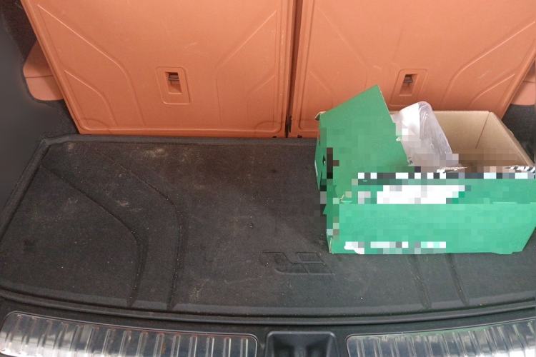 Used Li Auto L8 2023 Pro Model Trunk